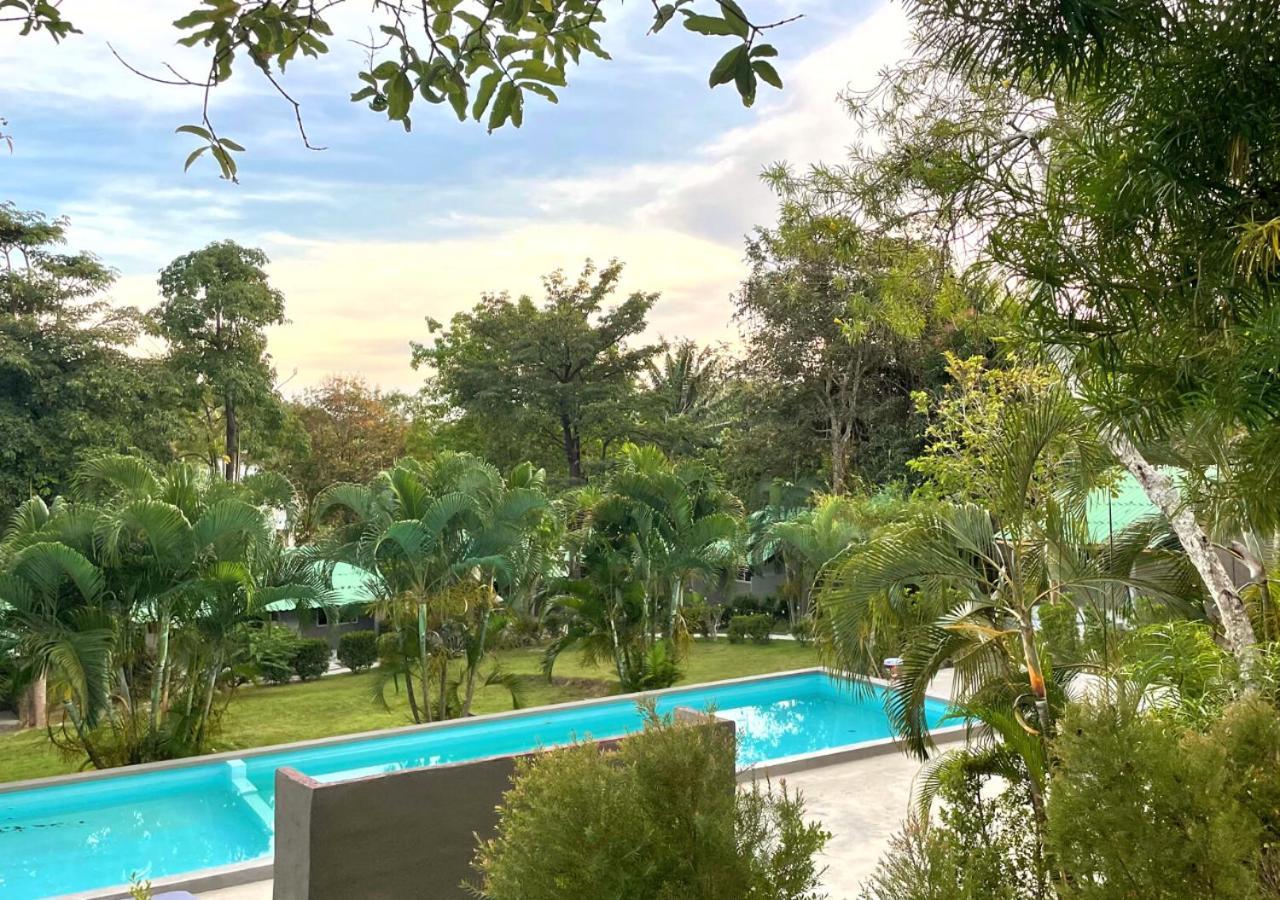 Siam Flora Resort Ko Lanta エクステリア 写真